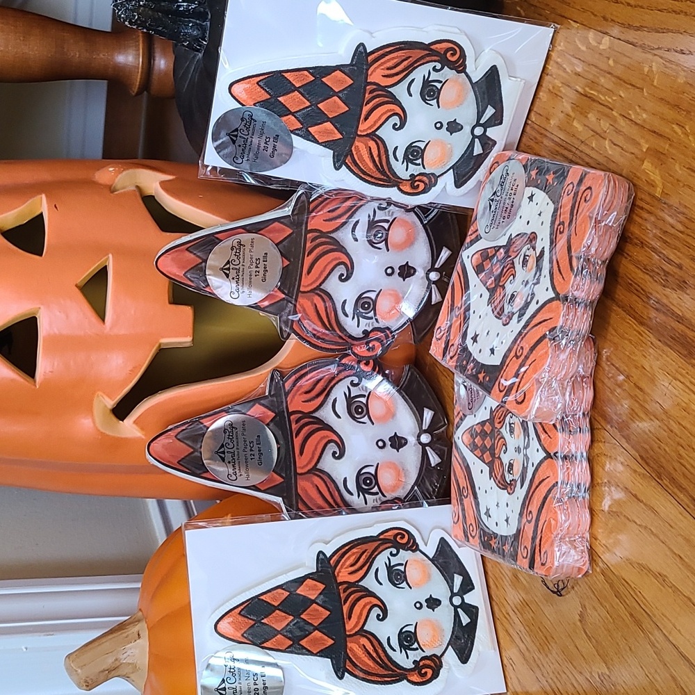 Johanna Parker Halloween Plates & Napkins Set 🎃